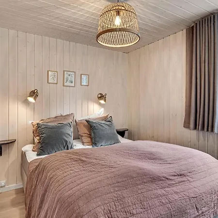 12 Bedroom Beautiful In Ferienhaus *