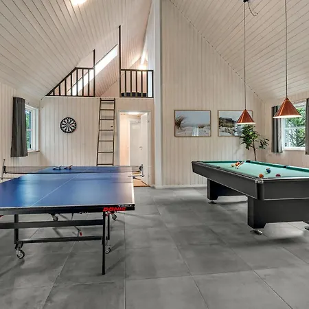 12 Bedroom Beautiful In Ferienhaus Blåvand